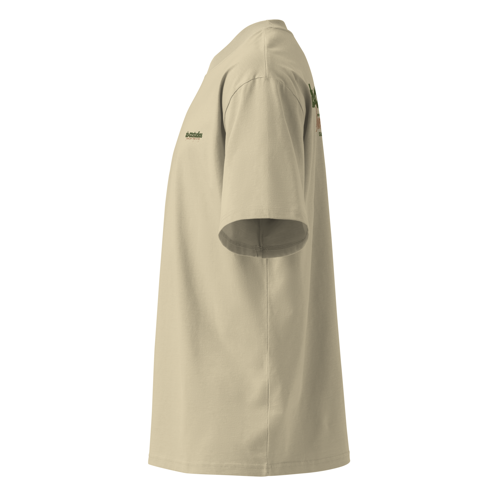 Relaxed-fit boxy t-shirt in Sandstorm, heavyweight material with wide collar and oversized streetwear silhouette.